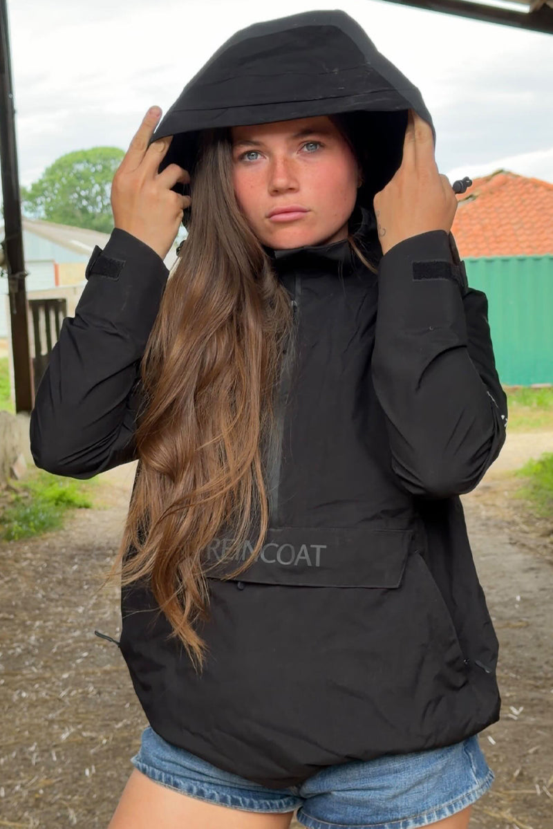 Fifi wearing size M
